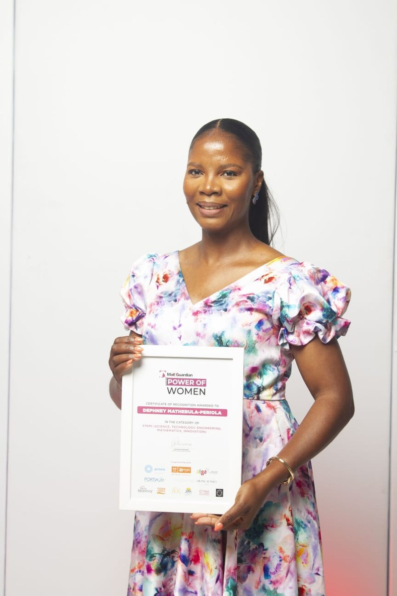 Associate wins prestigious STEM Award