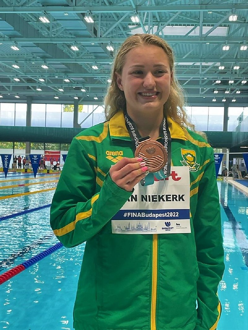 Van Niekerk claims SA’s first world champs medal